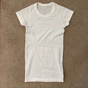 Ladies Lululemon Swiftly Tech Short Sleeve